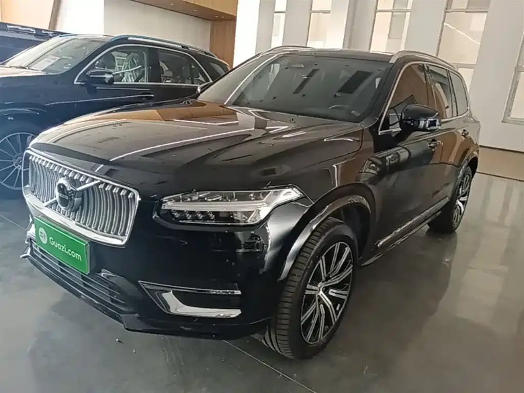 Volvo XC90 — фото 1