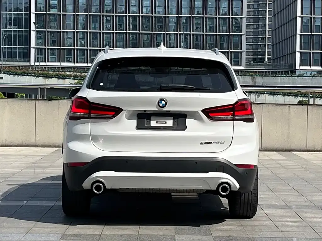 BMW X1 — фото 10