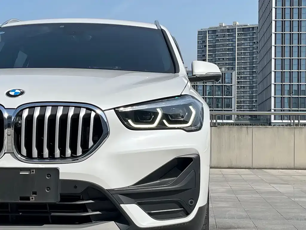 BMW X1 — фото 5