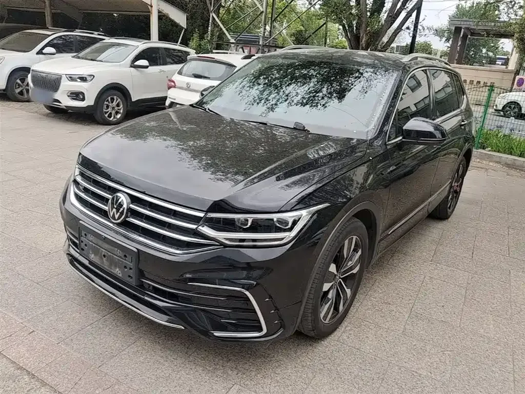 Volkswagen Tiguan L — фото 6