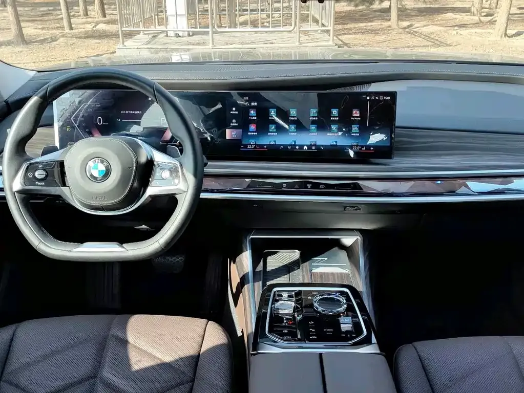 BMW 7 Series — фото 3