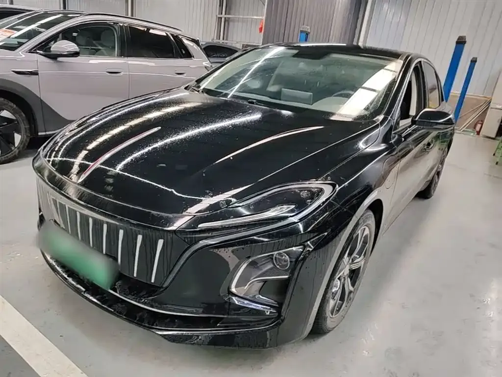 Hongqi E-QM5 — фото 1