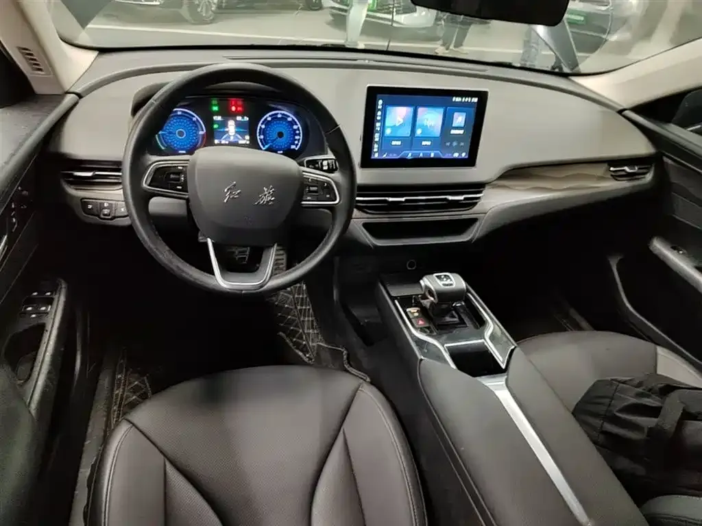 Hongqi E-QM5 — фото 3