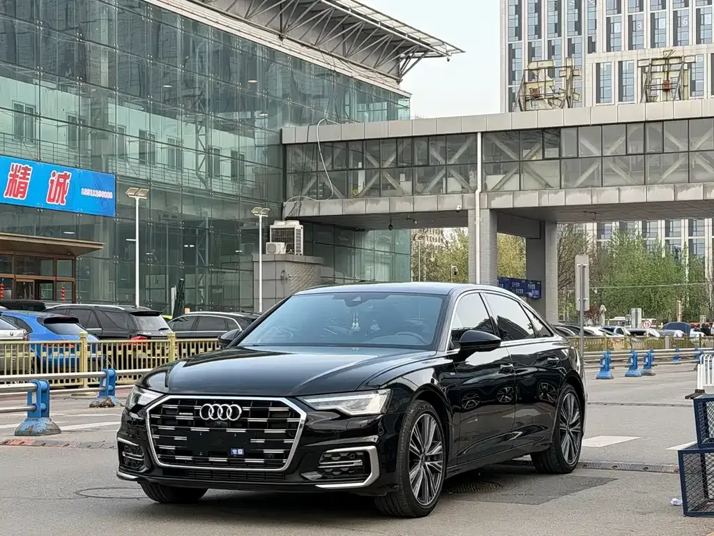 Audi A6L — фото 1