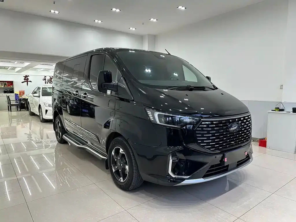 Ford Tourneo — фото 9