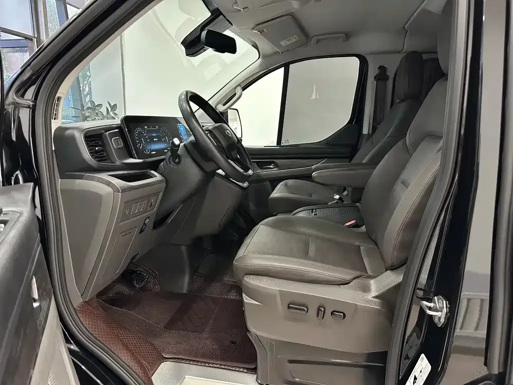 Ford Tourneo — фото 4