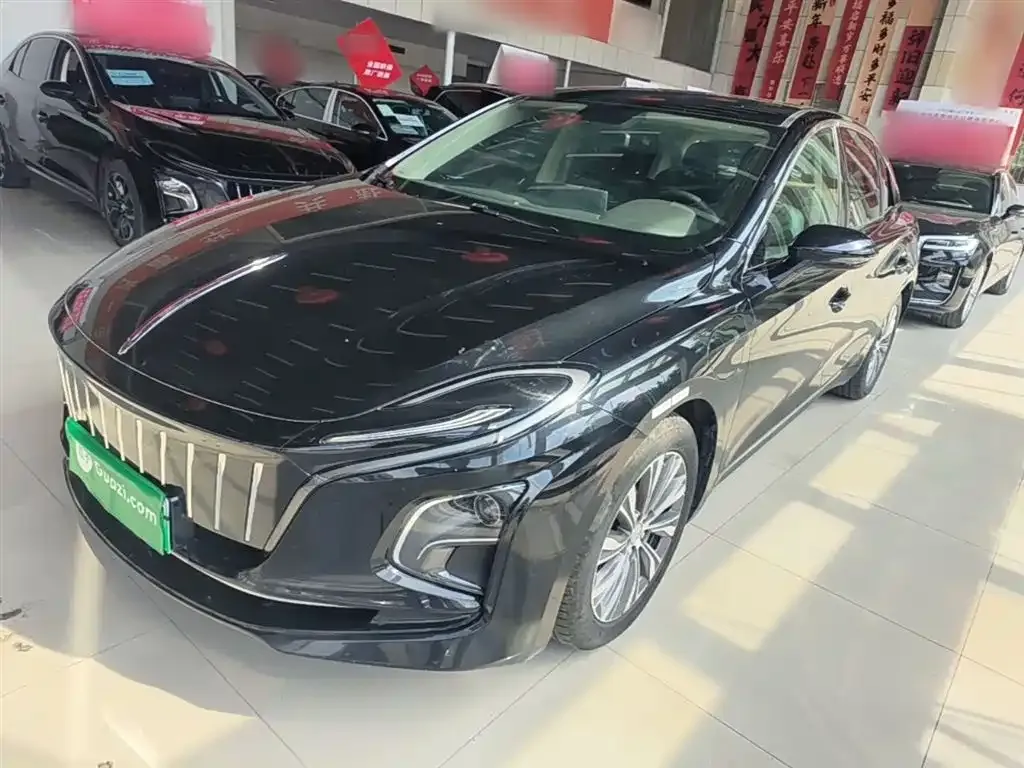 Hongqi E-QM5 — фото 1
