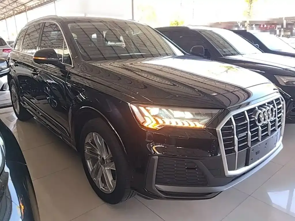 Audi Q7 — фото 10