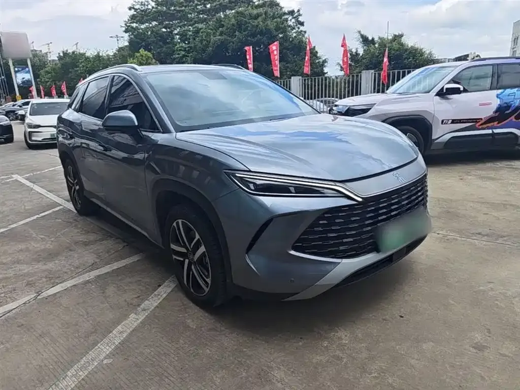 BYD L DM-i — фото 10