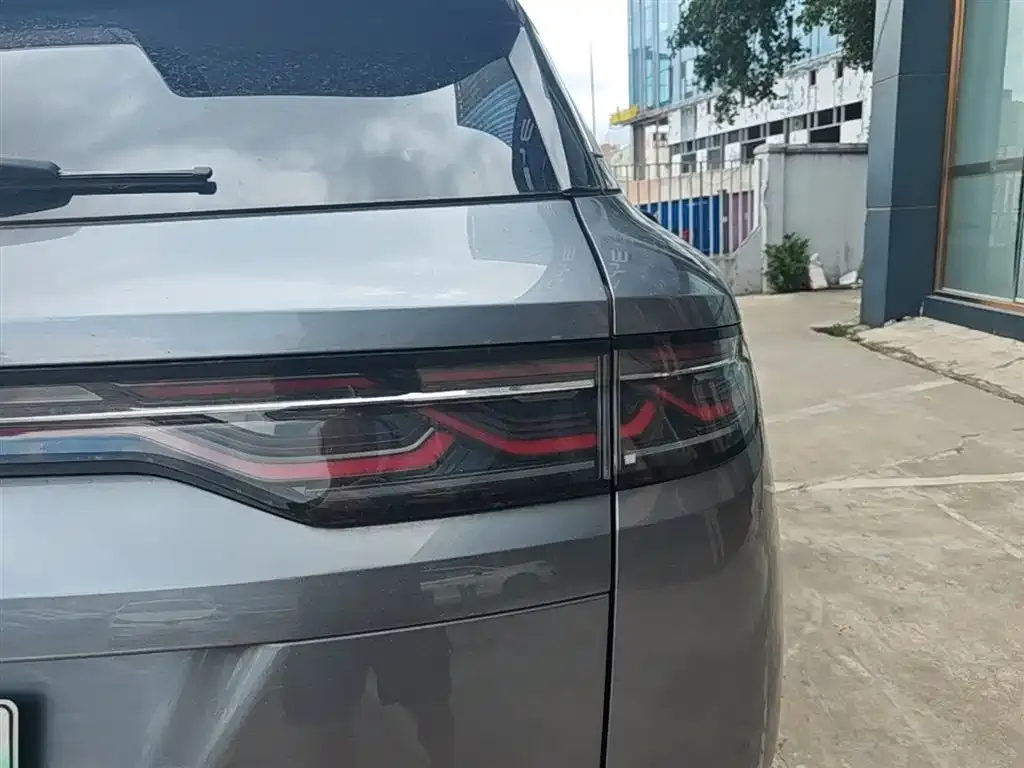 BYD L DM-i — фото 6