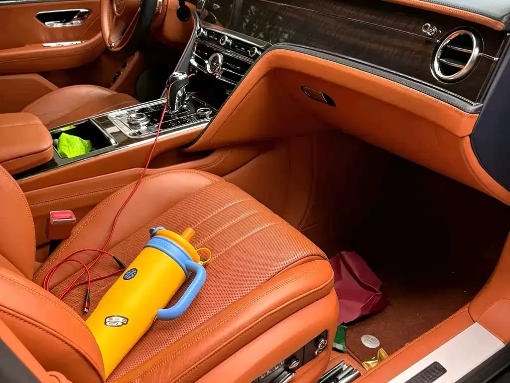 Bentley Flying Spur — фото 7
