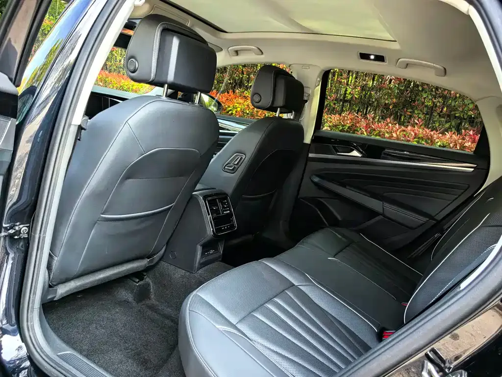 Volkswagen Passat — фото 10