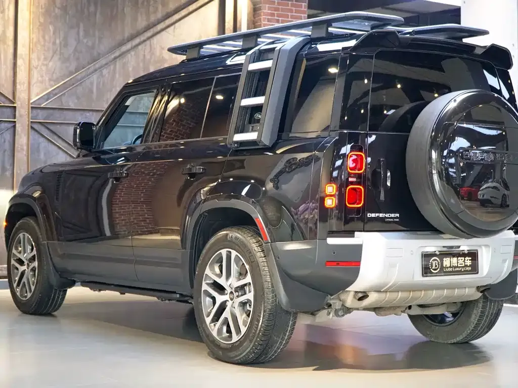 Land Rover Defender — фото 10