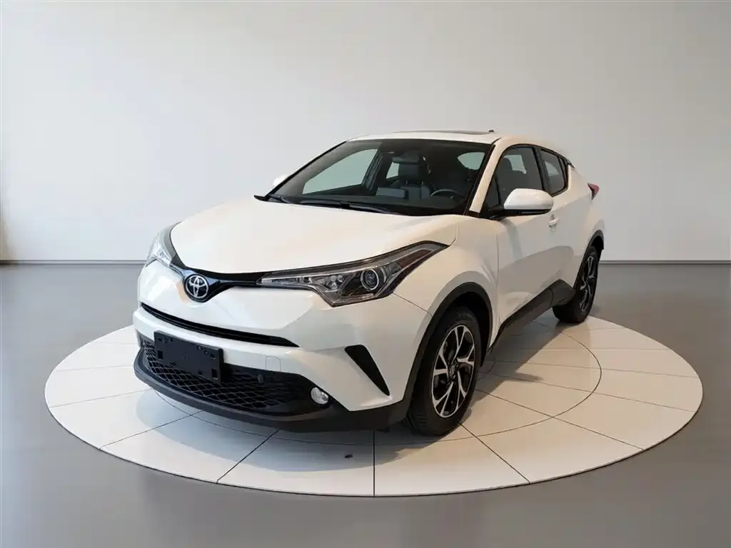 Toyota C-HR — фото 1