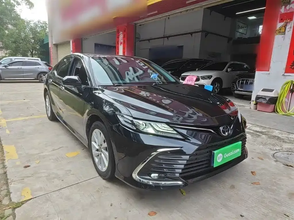 Toyota Camry — фото 5