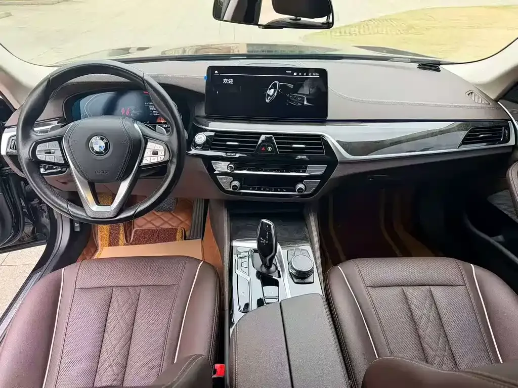 BMW 5 Series — фото 4
