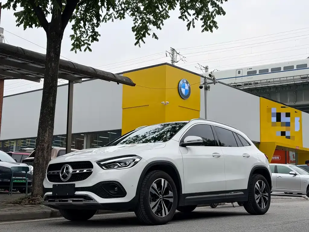 Mercedes-Benz GLA — фото 1