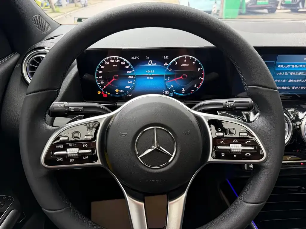Mercedes-Benz GLA — фото 6
