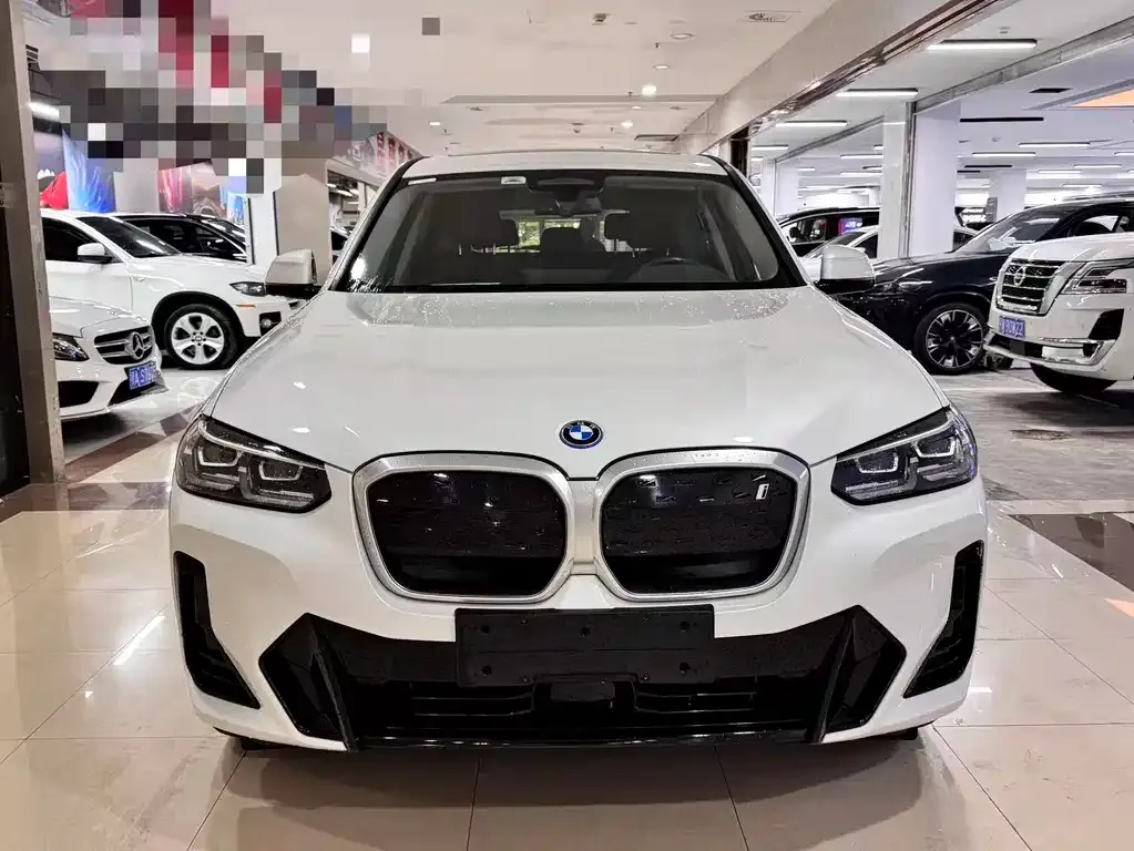 BMW iX3 — фото 6