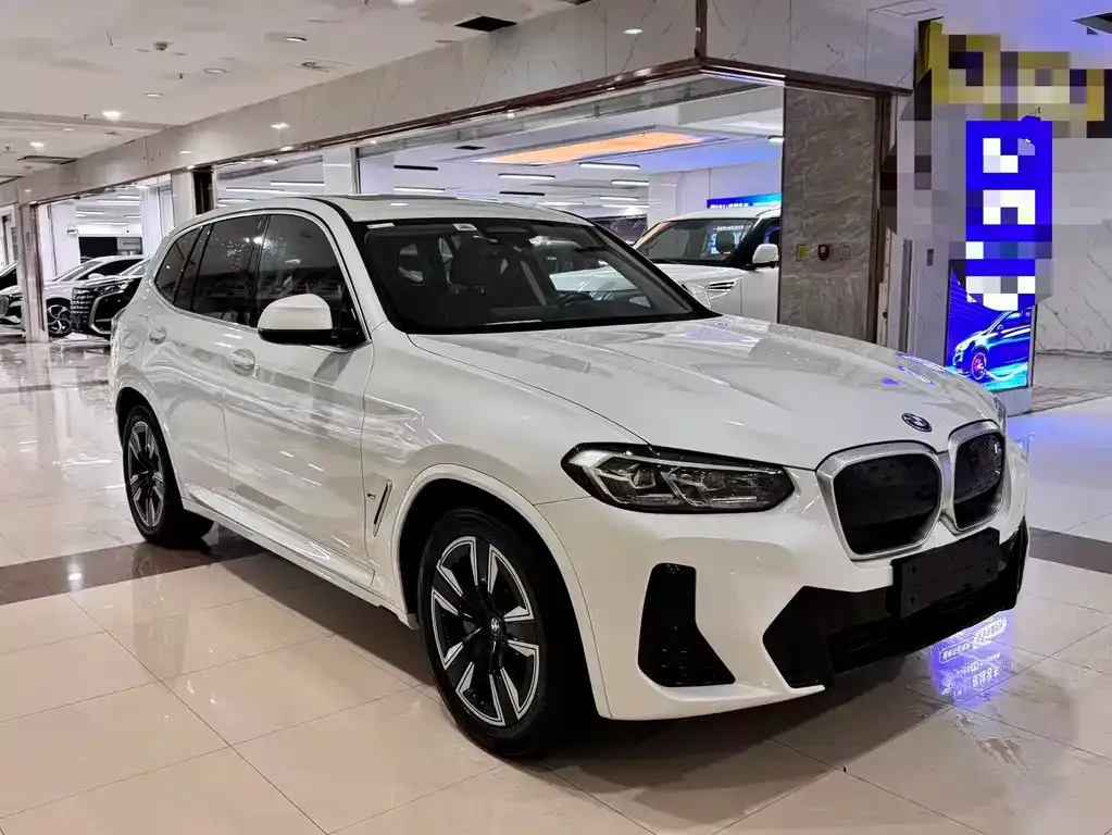 BMW iX3 — фото 4