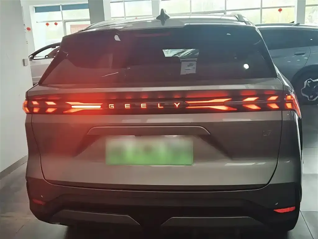 Geely Galaxy L7 — фото 4