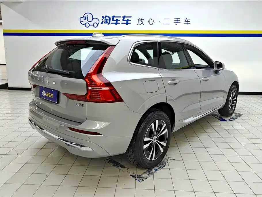 Volvo XC60 — фото 9