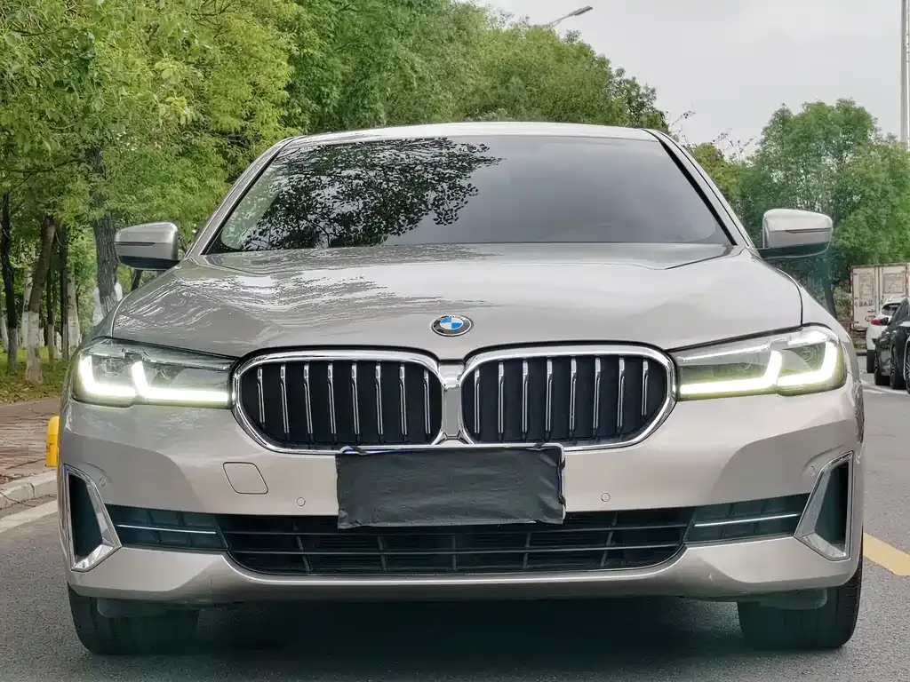 BMW 5 Series — фото 2