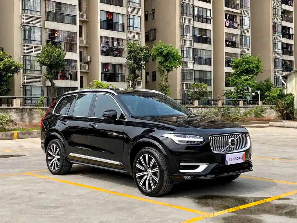 Volvo XC90 — фото 8