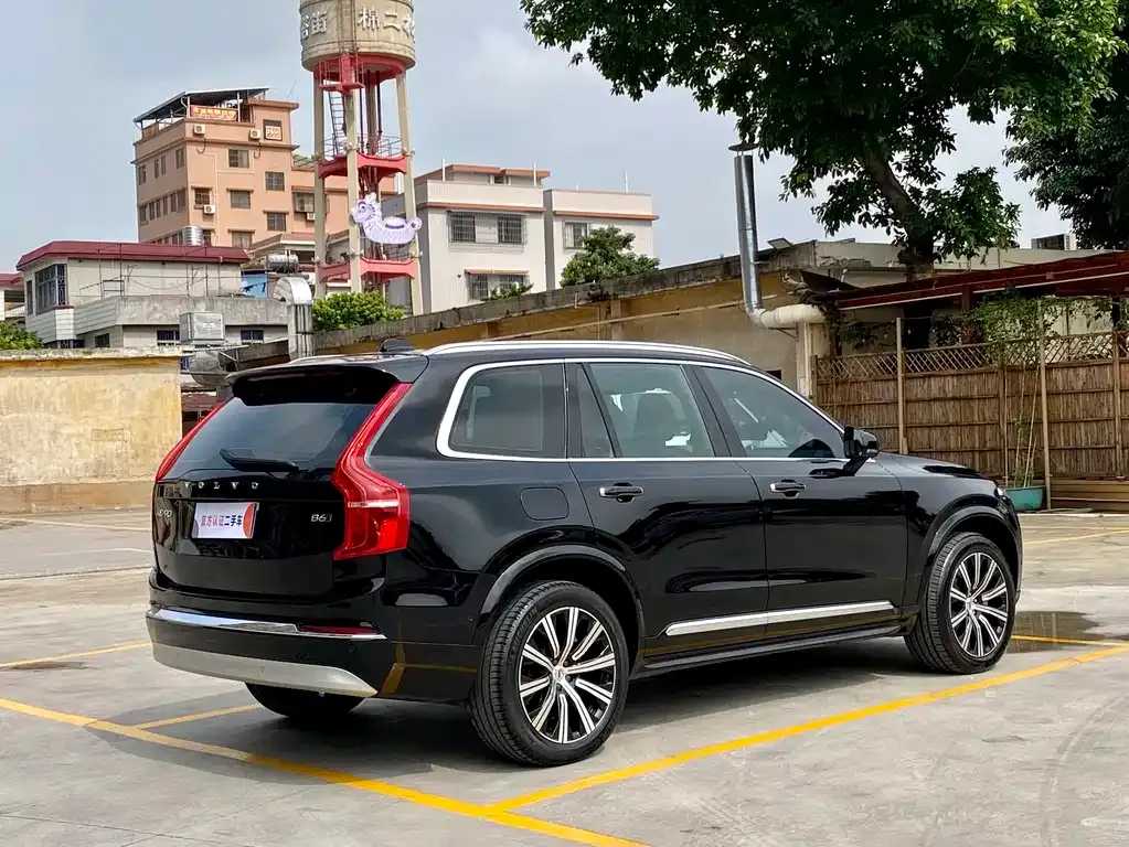 Volvo XC90 — фото 10