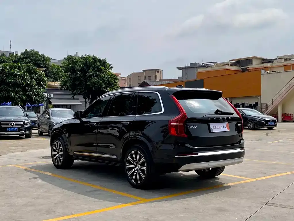 Volvo XC90 — фото 6