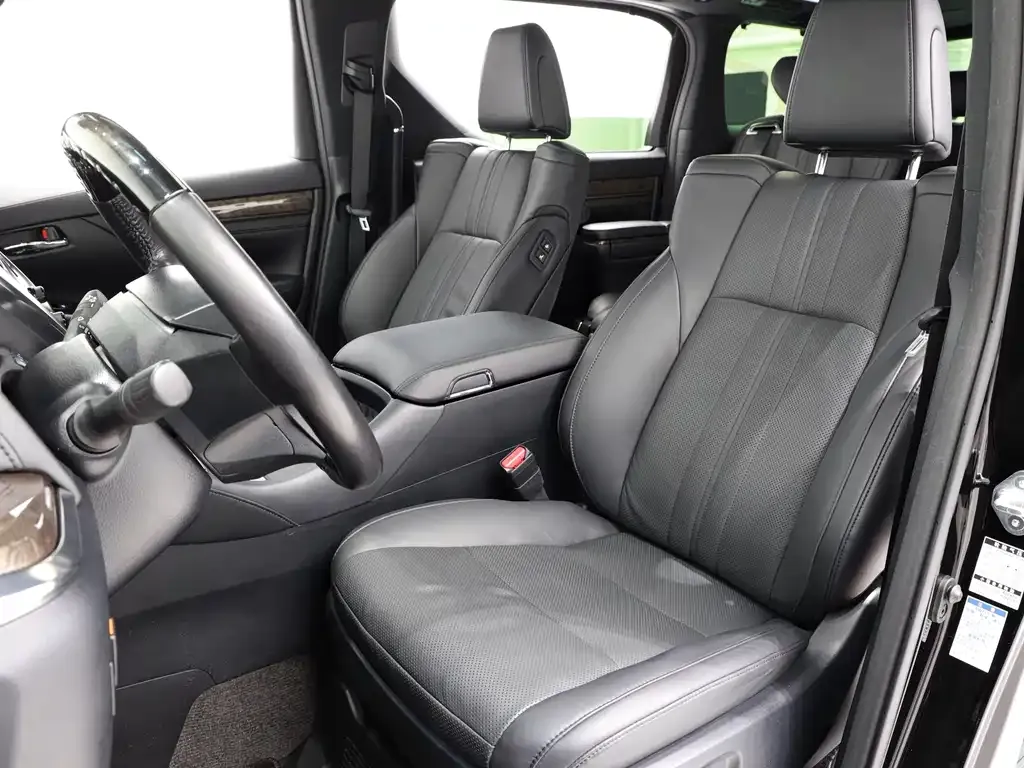 Toyota Alphard — фото 6