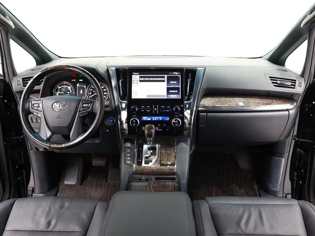 Toyota Alphard — фото 7