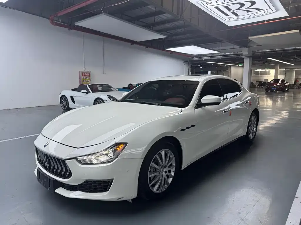 Maserati Ghibli — фото 1