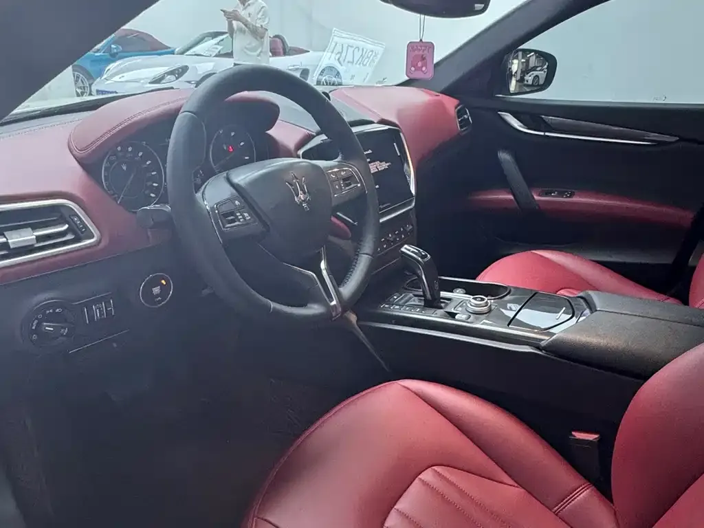 Maserati Ghibli — фото 10