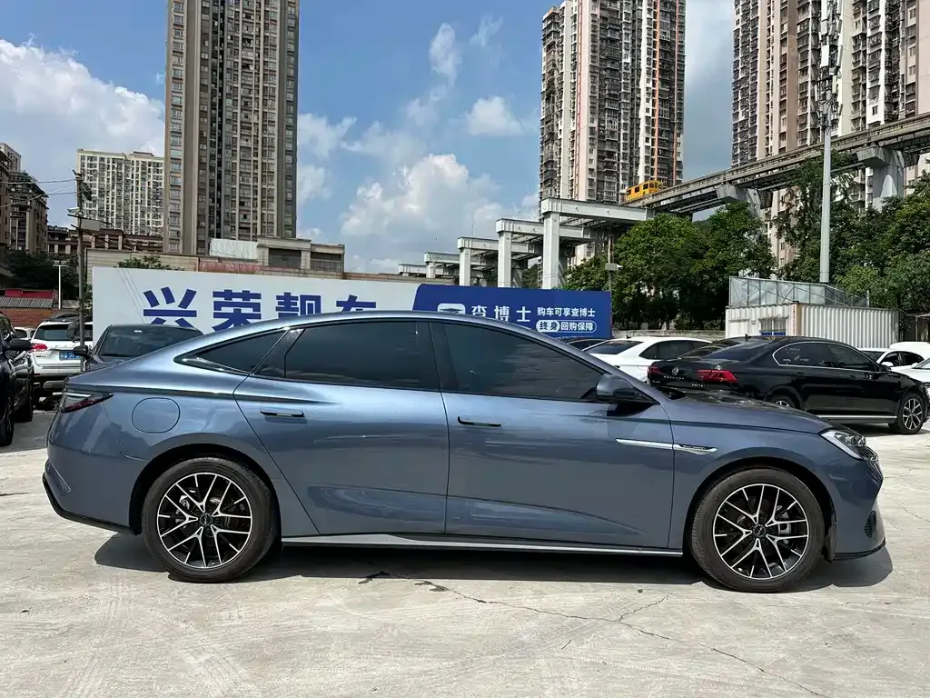 BYD Seal — фото 8