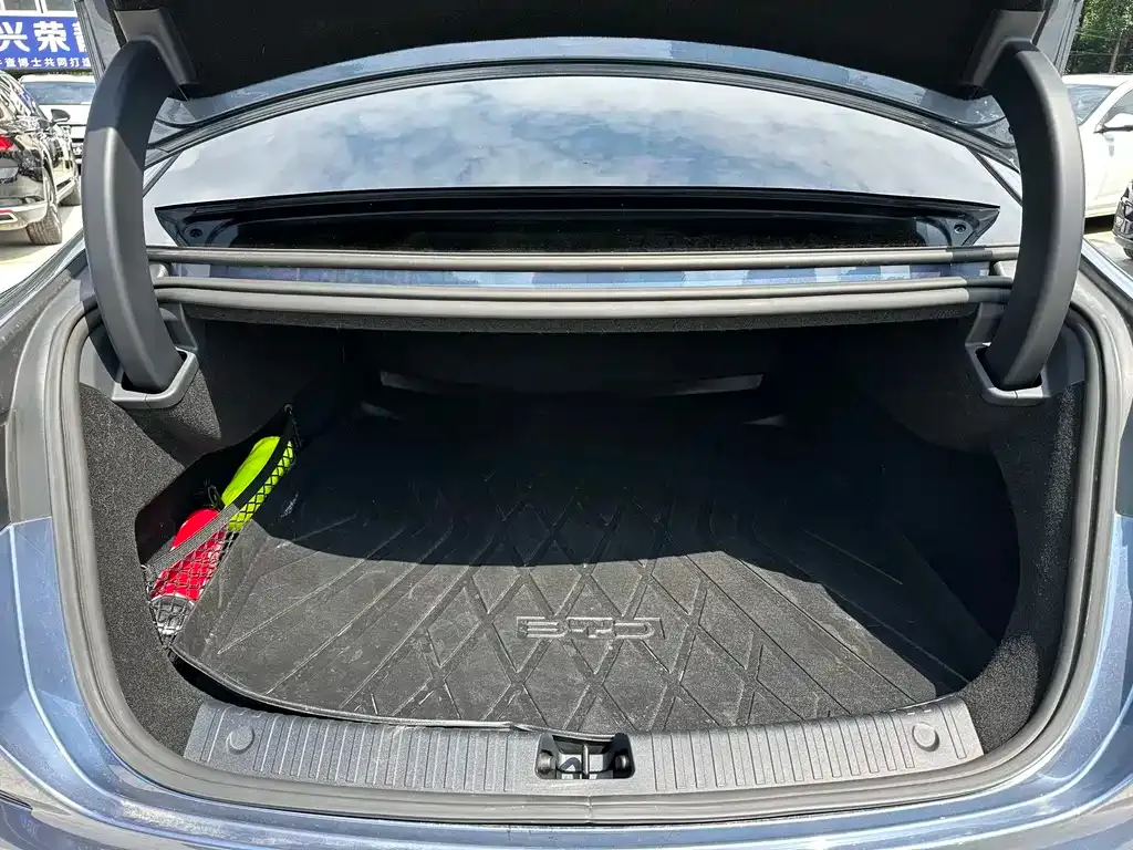 BYD Seal — фото 9