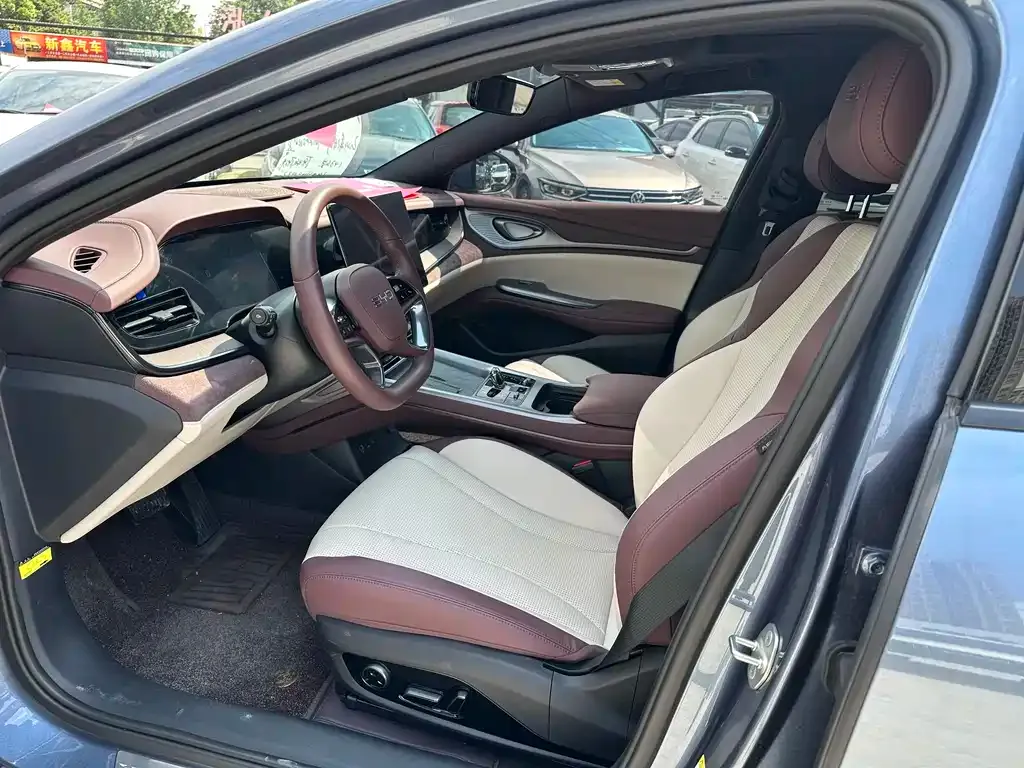 BYD Seal — фото 7