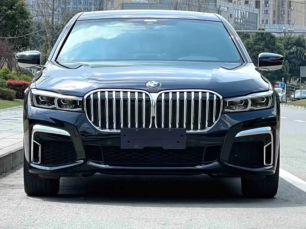 BMW 7 Series — фото 6