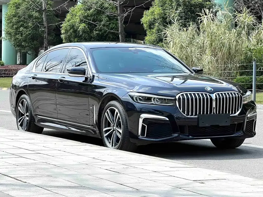 BMW 7 Series — фото 7