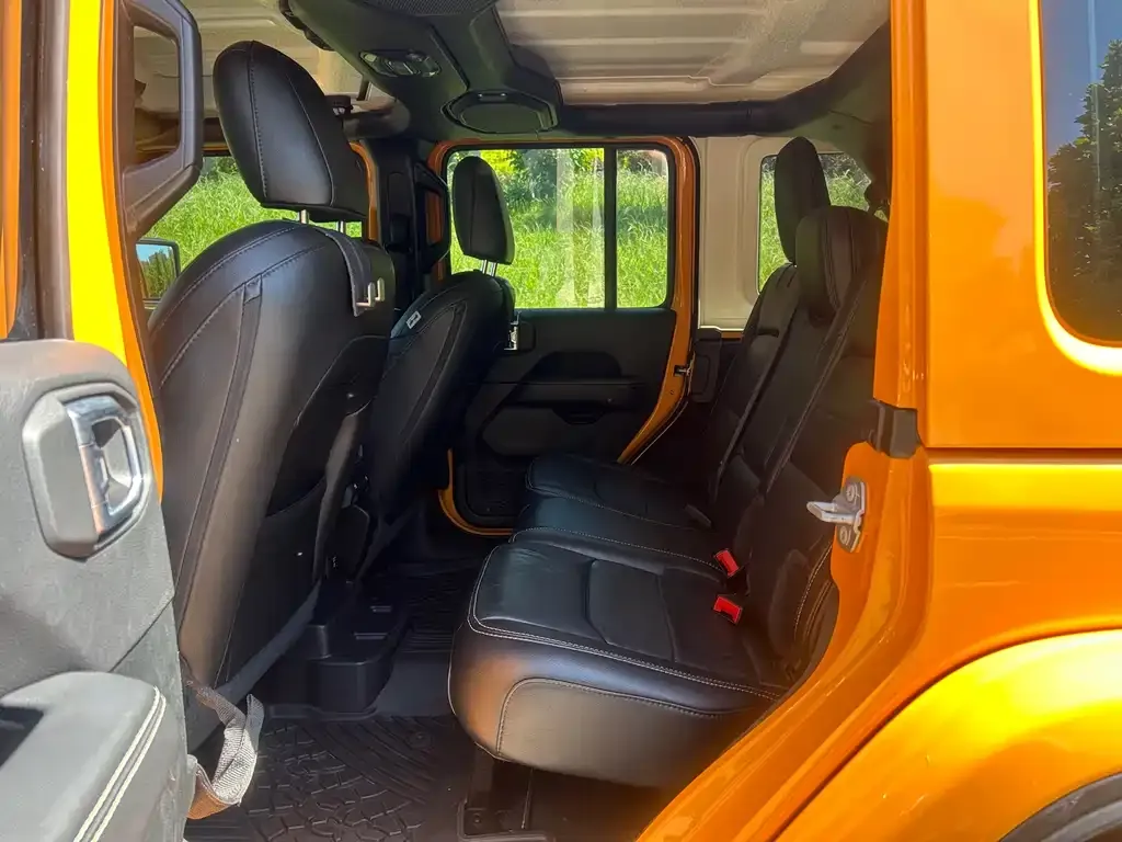 Jeep Wrangler — фото 2