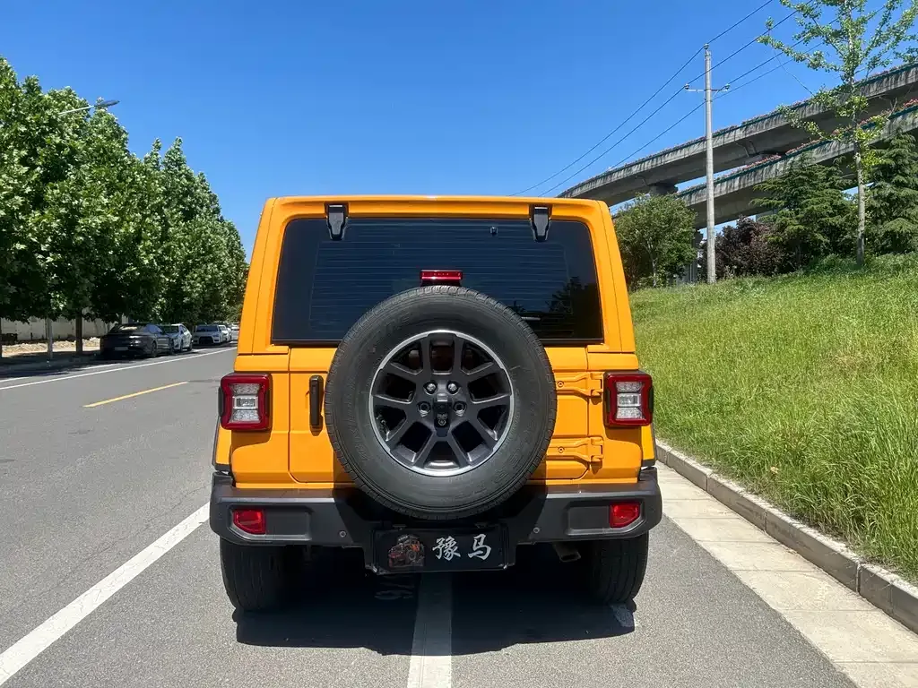 Jeep Wrangler — фото 5