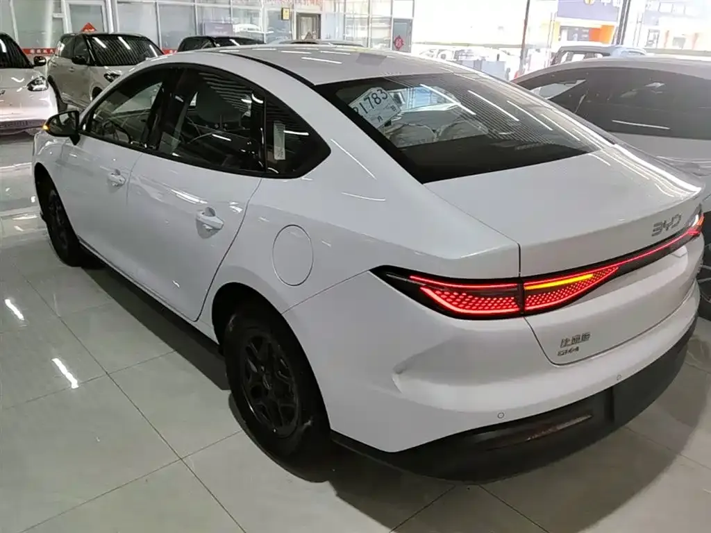 BYD Seal 05 DM-i — фото 6