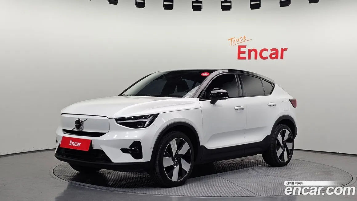 Volvo C40 — фото 1