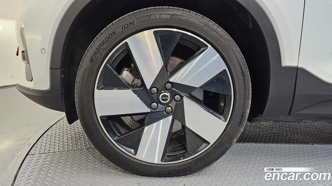 Volvo C40 — фото 10