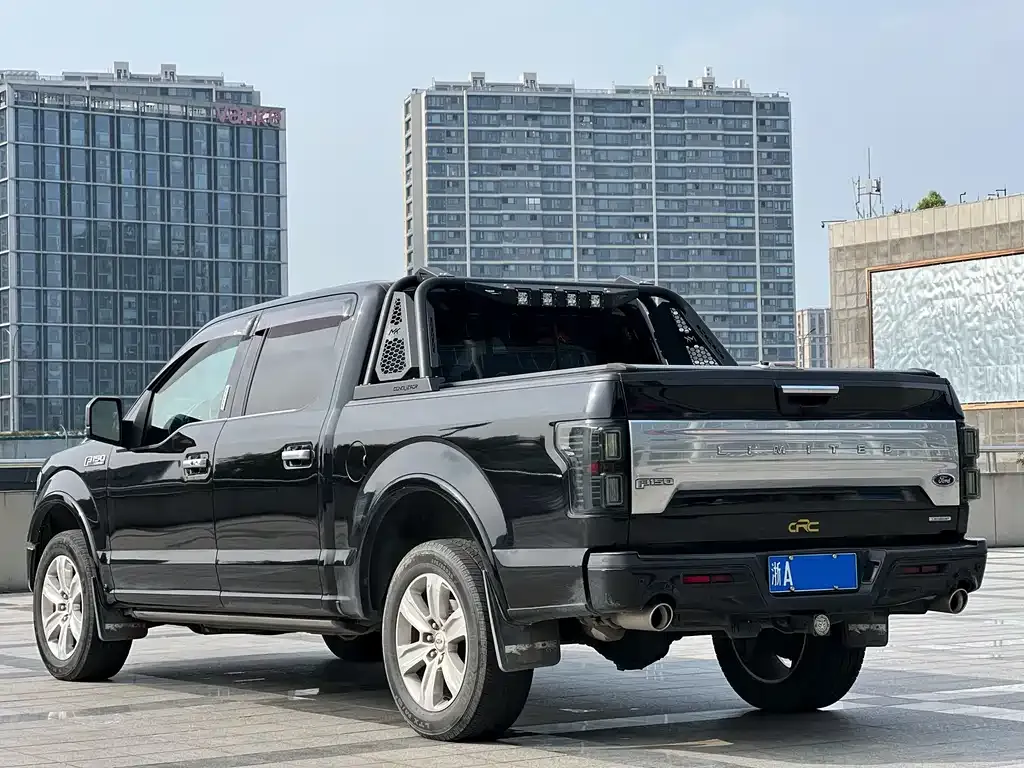 Ford F-150 Raptor — фото 6