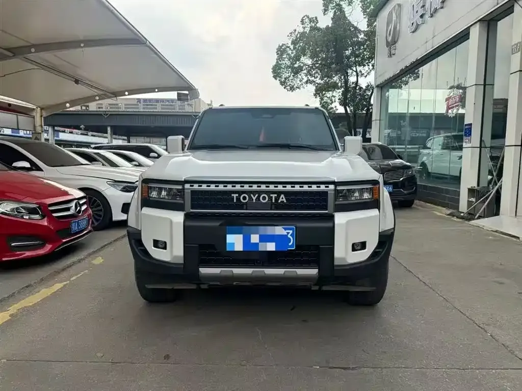 Toyota Prado — фото 10