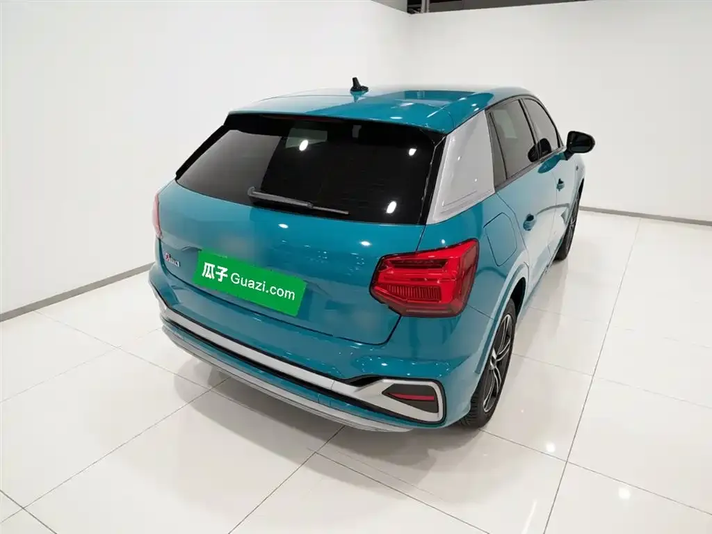 Audi Q2L e-tron — фото 3