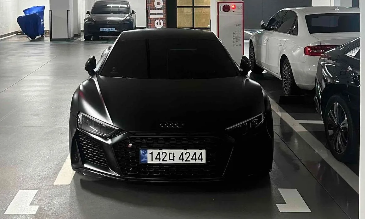 Audi R8 — фото 10