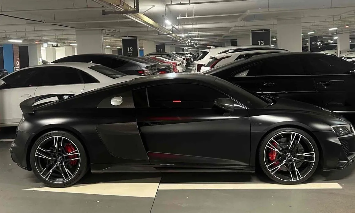 Audi R8 — фото 2