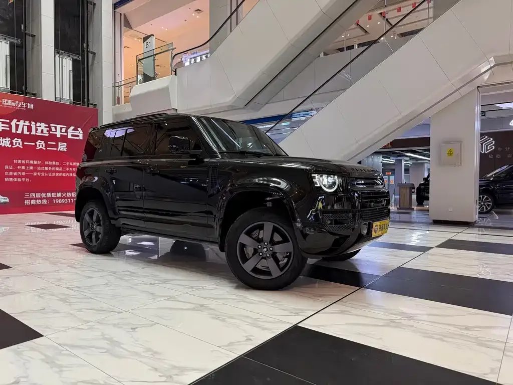 Land Rover Defender — фото 1